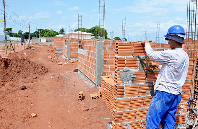 construcao-de-casas-populares_712080